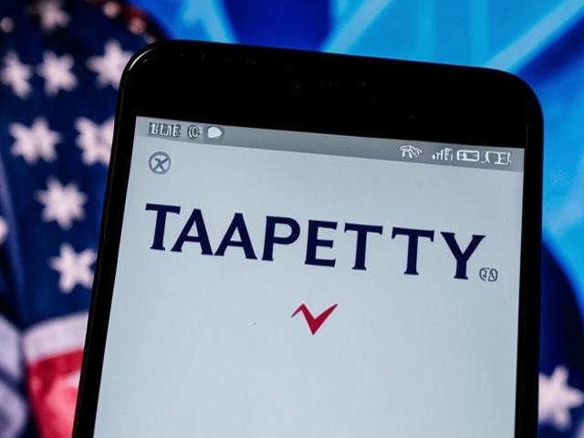 Суд в США заблокировал слияние компаний Tapestry и Capri за $8,5 млрд