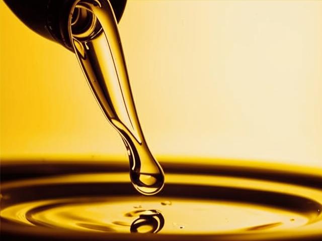 Нефть отскакивает после падения