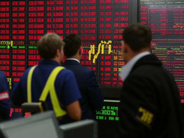 Индексы РТС и МосБиржи упали на 1,5-1,6%, лидером снижения стал «Аэрофлот»