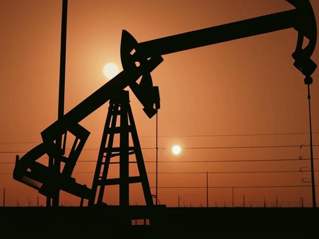 Нефть Brent дешевеет после скачка цен