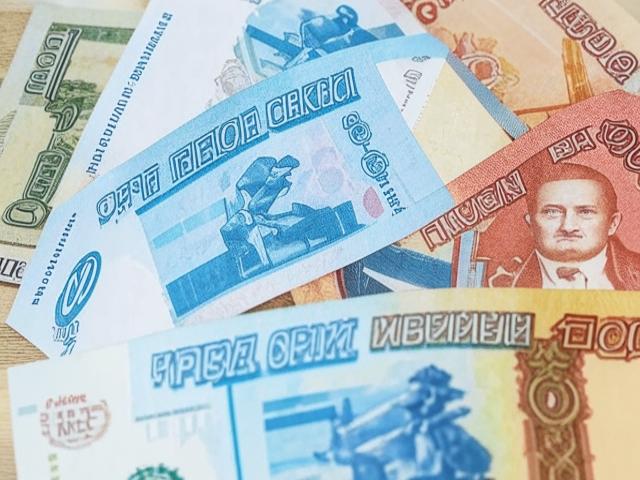 Рубль укрепляется перед длинными выходными